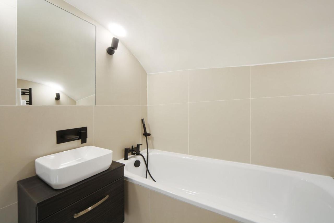 Appartement Newly Refurbished Flat With Patio. By Hyde Park
